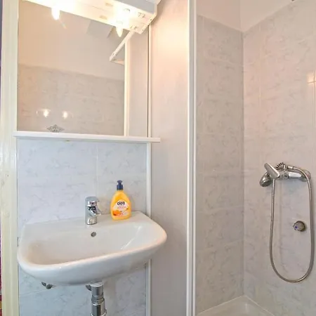 Appartamento With A Parking Space Losinj, Losinj - 21194 *