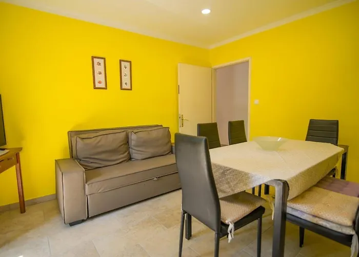 Lägenhet With A Parking Space Losinj, Losinj - 21194