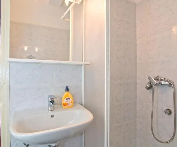 Lägenhet With A Parking Space Losinj, Losinj - 21194 *