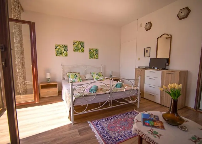 With A Parking Space Losinj, Losinj - 21194 * Mali Lošinj