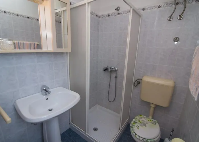 Lägenhet With A Parking Space Losinj, Losinj - 21194 *